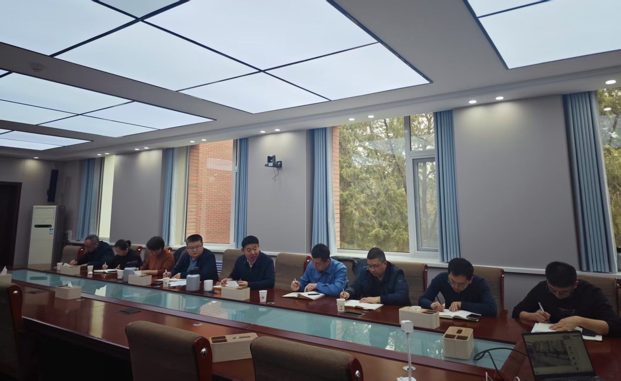 学校召开2026年春季学期开学前校园安全工作调度会